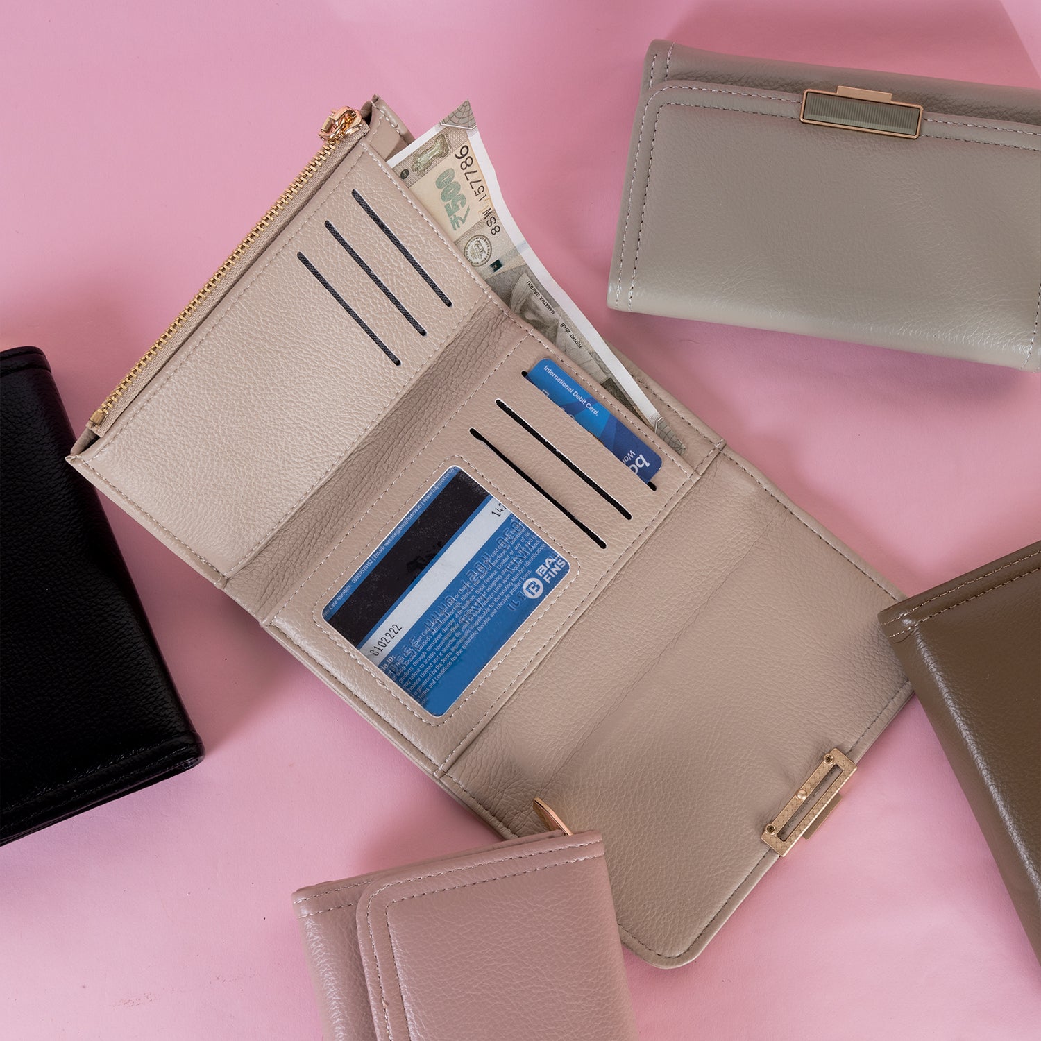 'Soso' Minimalist Card Wallet: Premium Three-Fold Structure