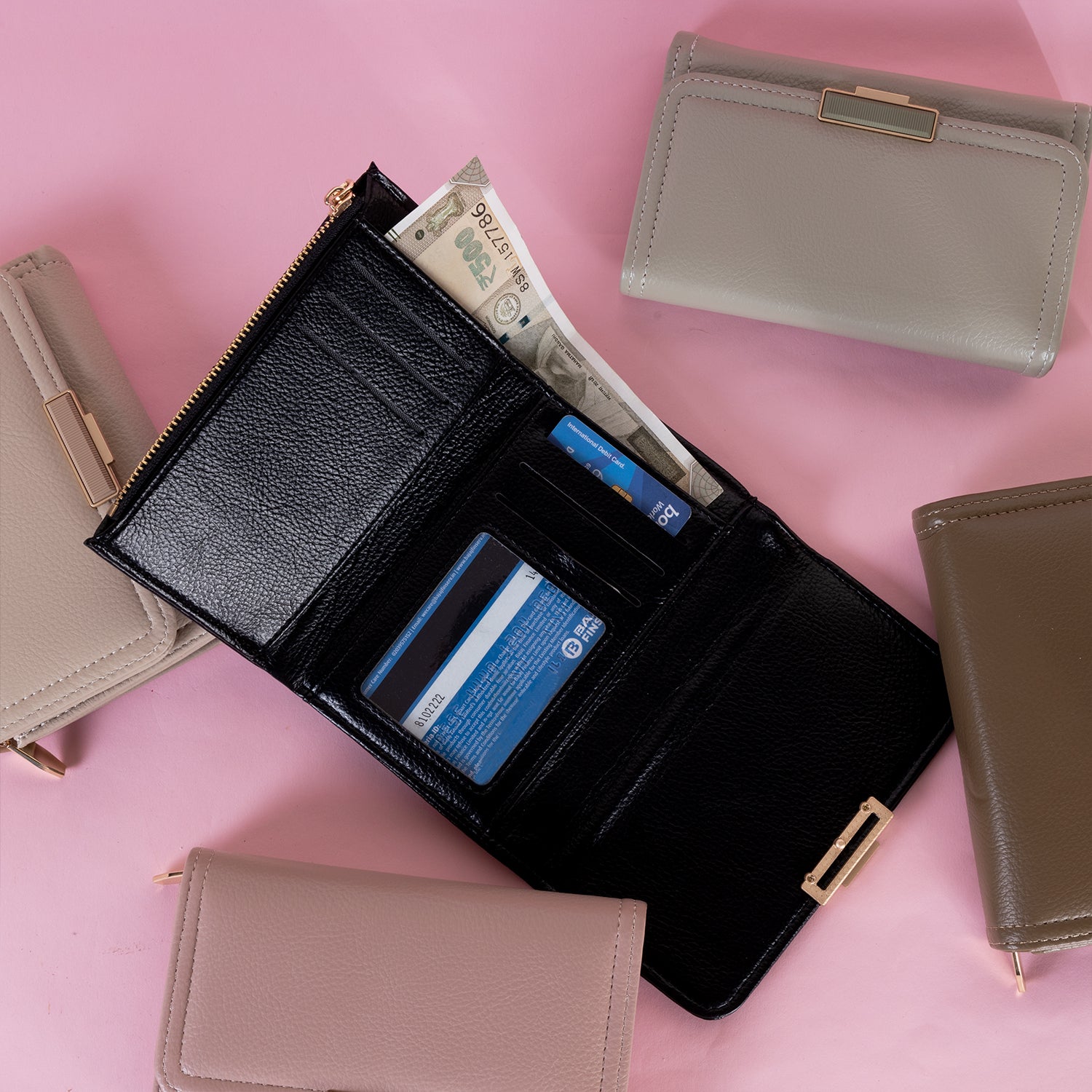 'Soso' Minimalist Card Wallet: Premium Three-Fold Structure