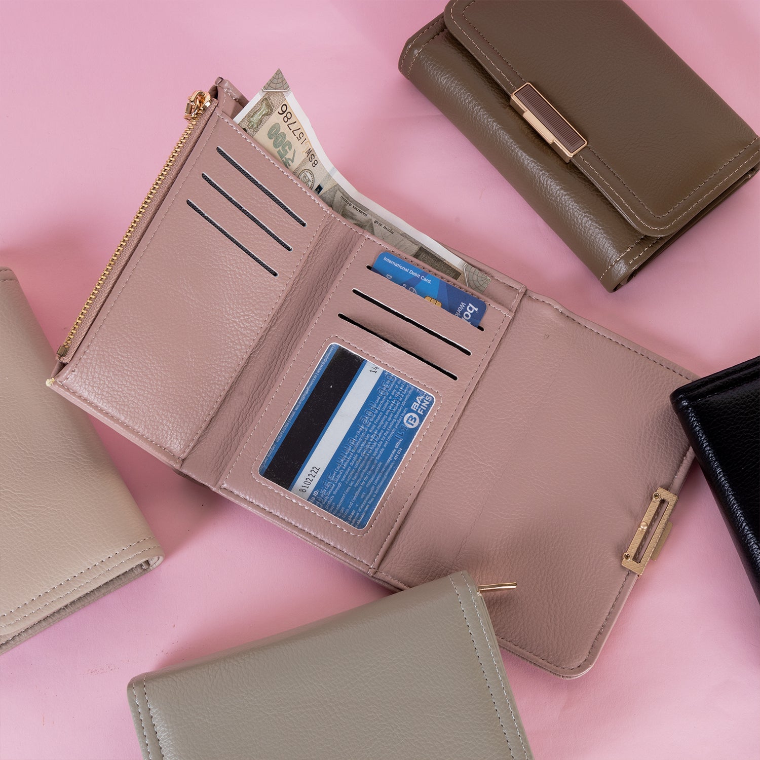 'Soso' Minimalist Card Wallet: Premium Three-Fold Structure