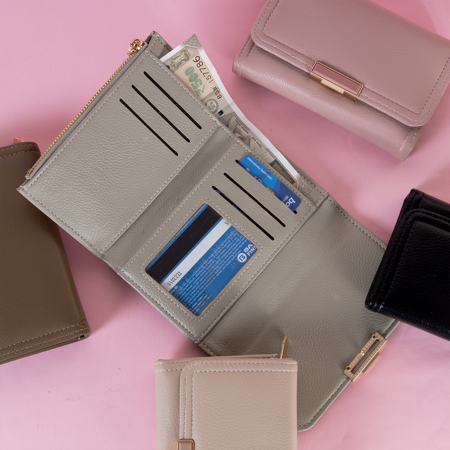 'Soso' Minimalist Card Wallet: Premium Three-Fold Structure